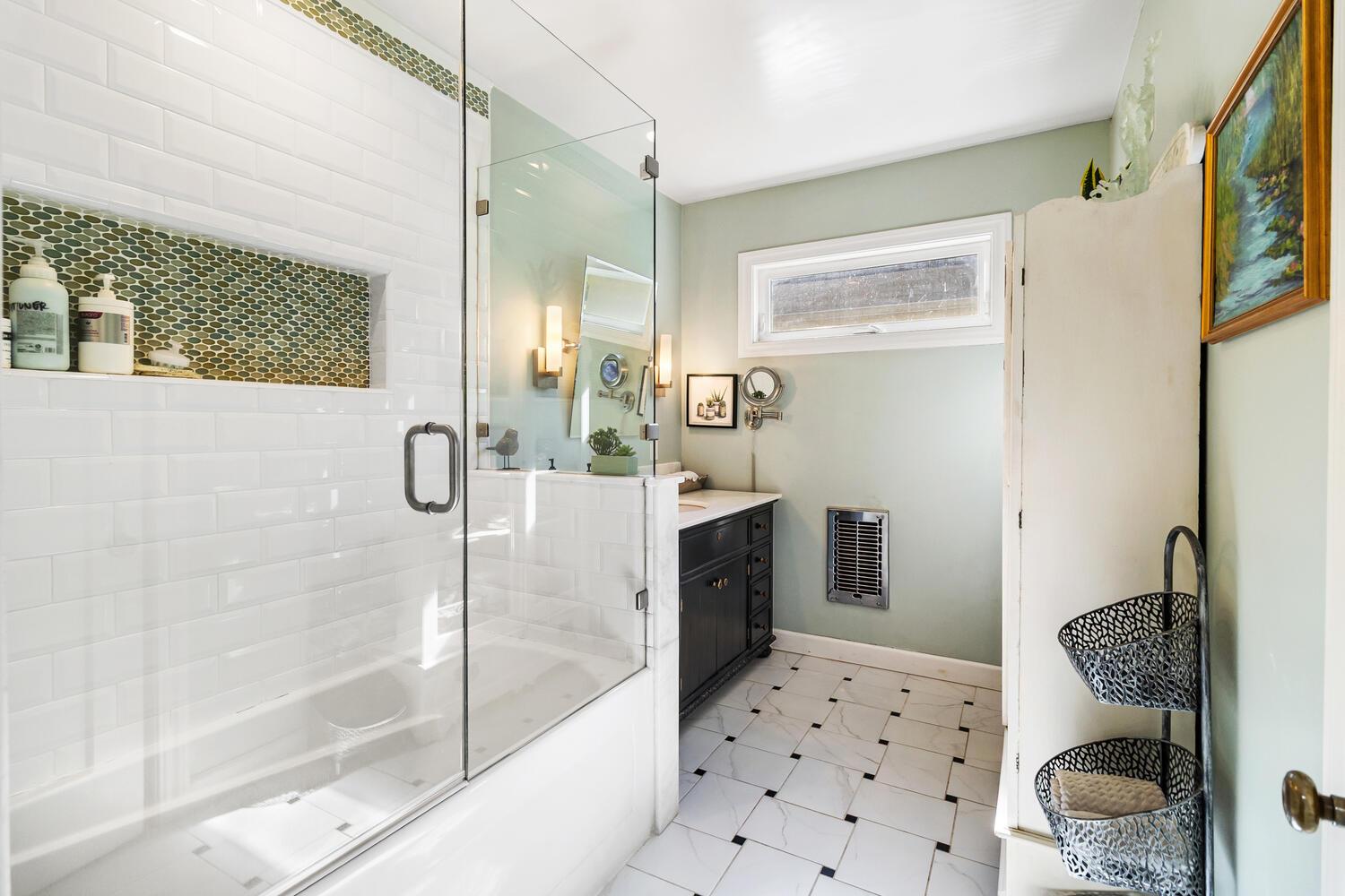 Detail Gallery Image 16 of 42 For 1621 Vallejo Way, Sacramento,  CA 95818 - 3 Beds | 2/1 Baths
