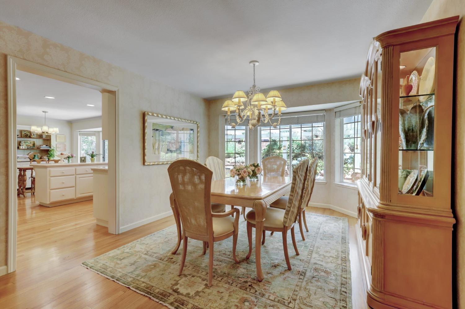 Detail Gallery Image 12 of 99 For 16949 Round Valley Cir, Grass Valley,  CA 95949 - 3 Beds | 2/1 Baths