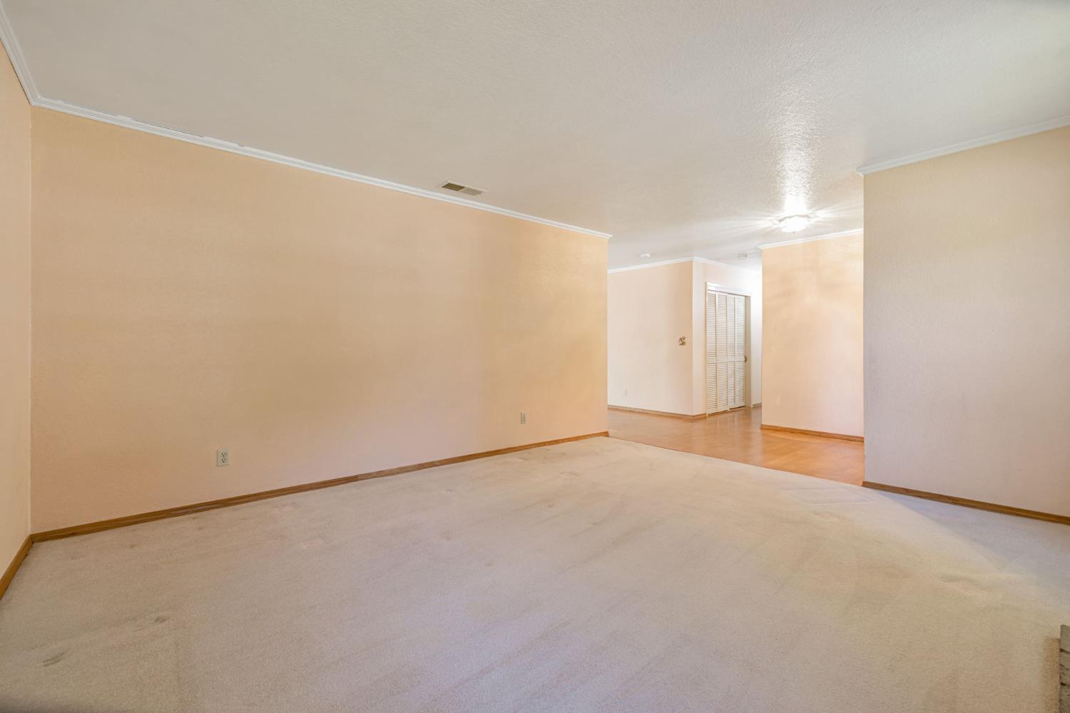 Detail Gallery Image 7 of 37 For 6818 Flaming Arrow Dr, Citrus Heights,  CA 95621 - 3 Beds | 2 Baths