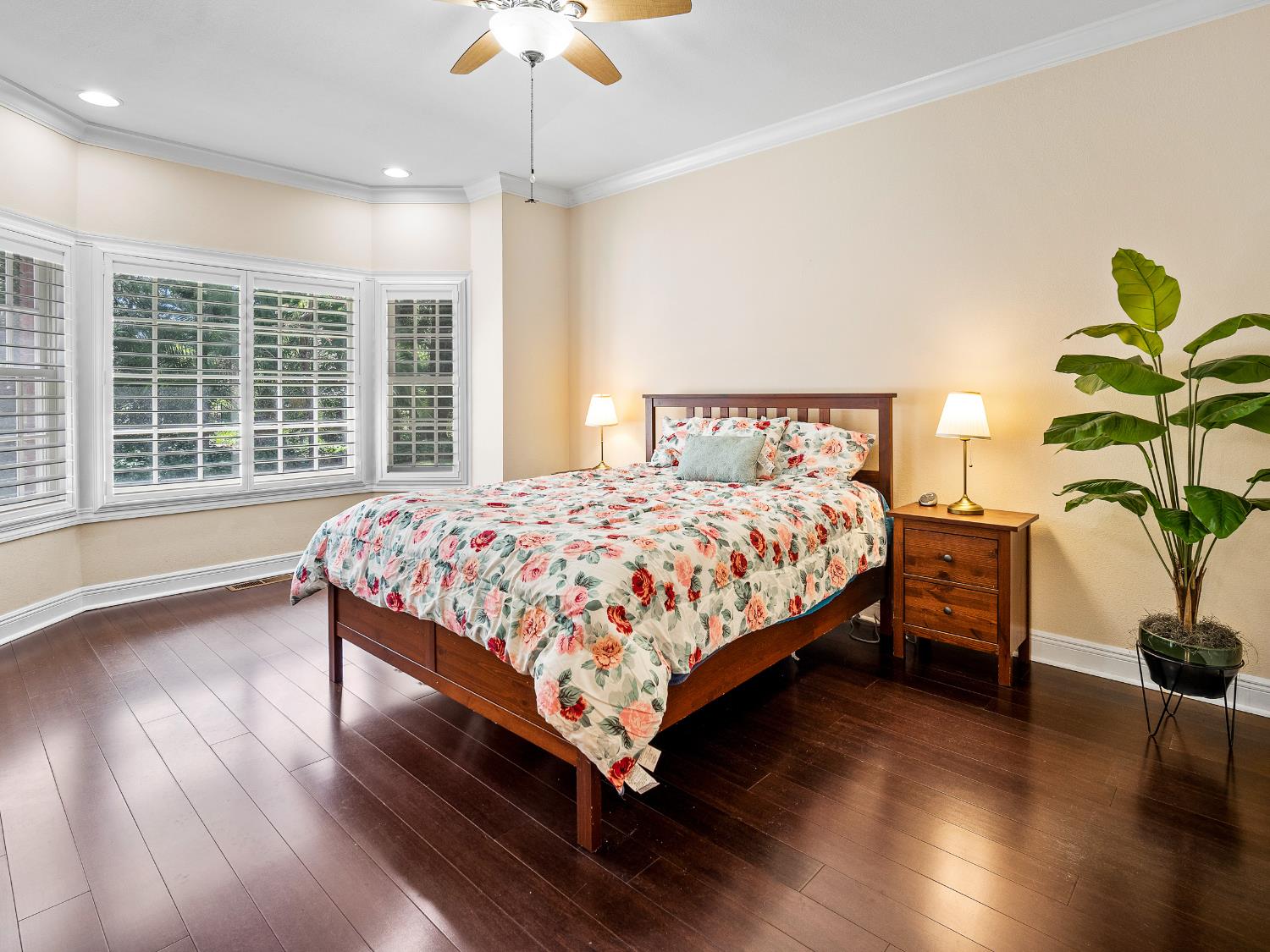 Detail Gallery Image 33 of 85 For 6809 Stanley Ave, Carmichael,  CA 95608 - 5 Beds | 4 Baths