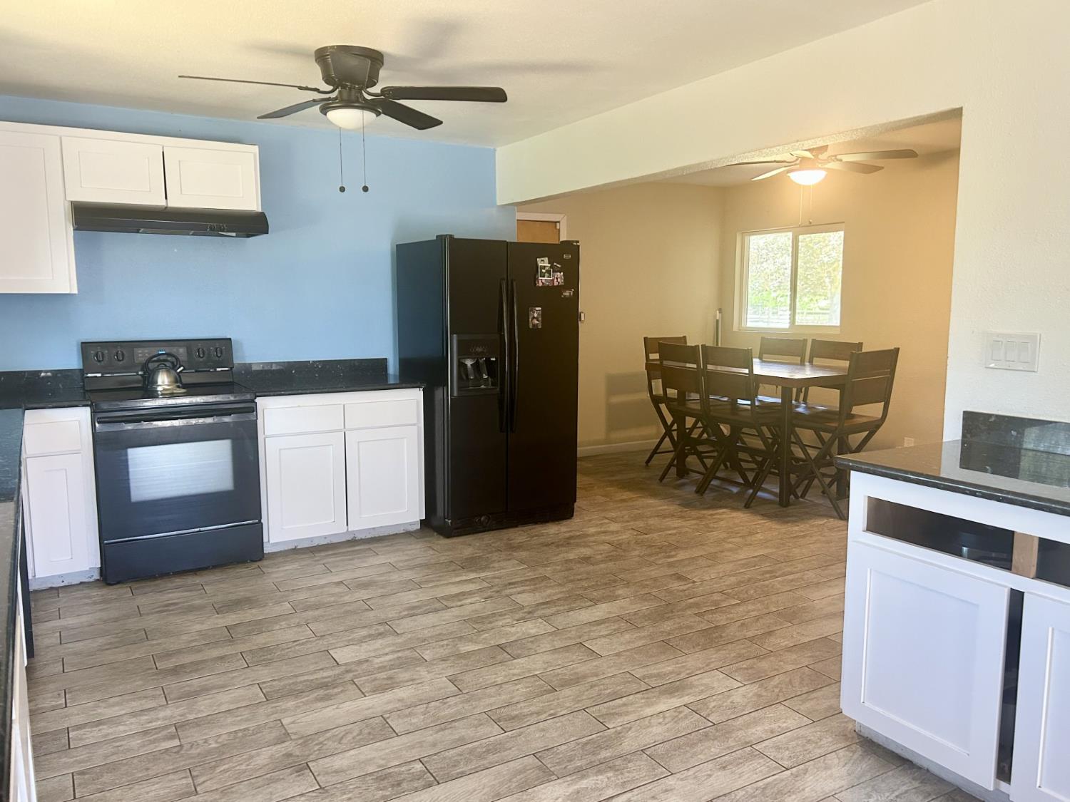 Detail Gallery Image 5 of 30 For 9429 Madeline Dr, Stockton,  CA 95212 - 3 Beds | 2 Baths