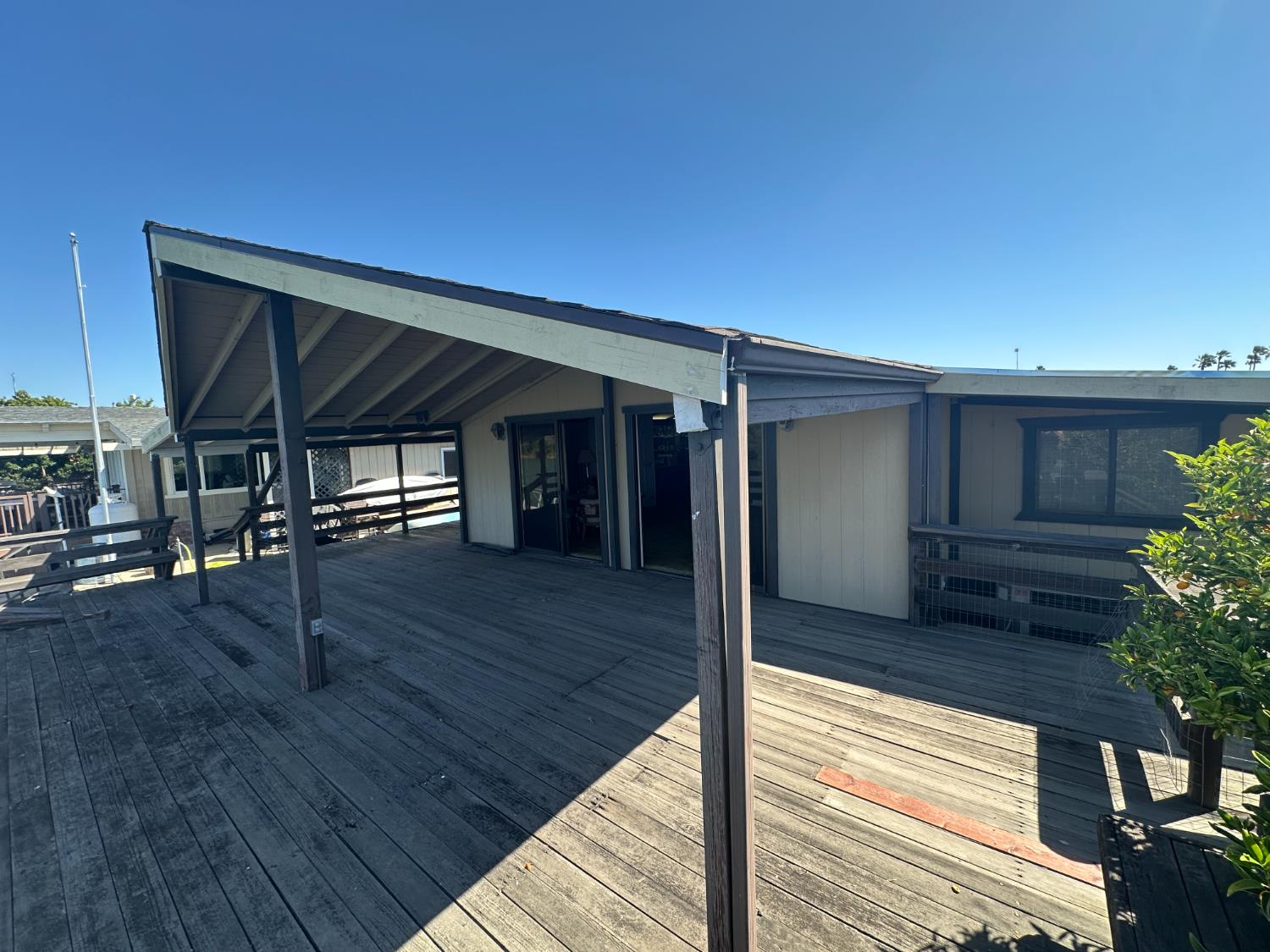 Detail Gallery Image 1 of 31 For 156 Oxbow Marina Dr, Isleton,  CA 95641 - 2 Beds | 2 Baths