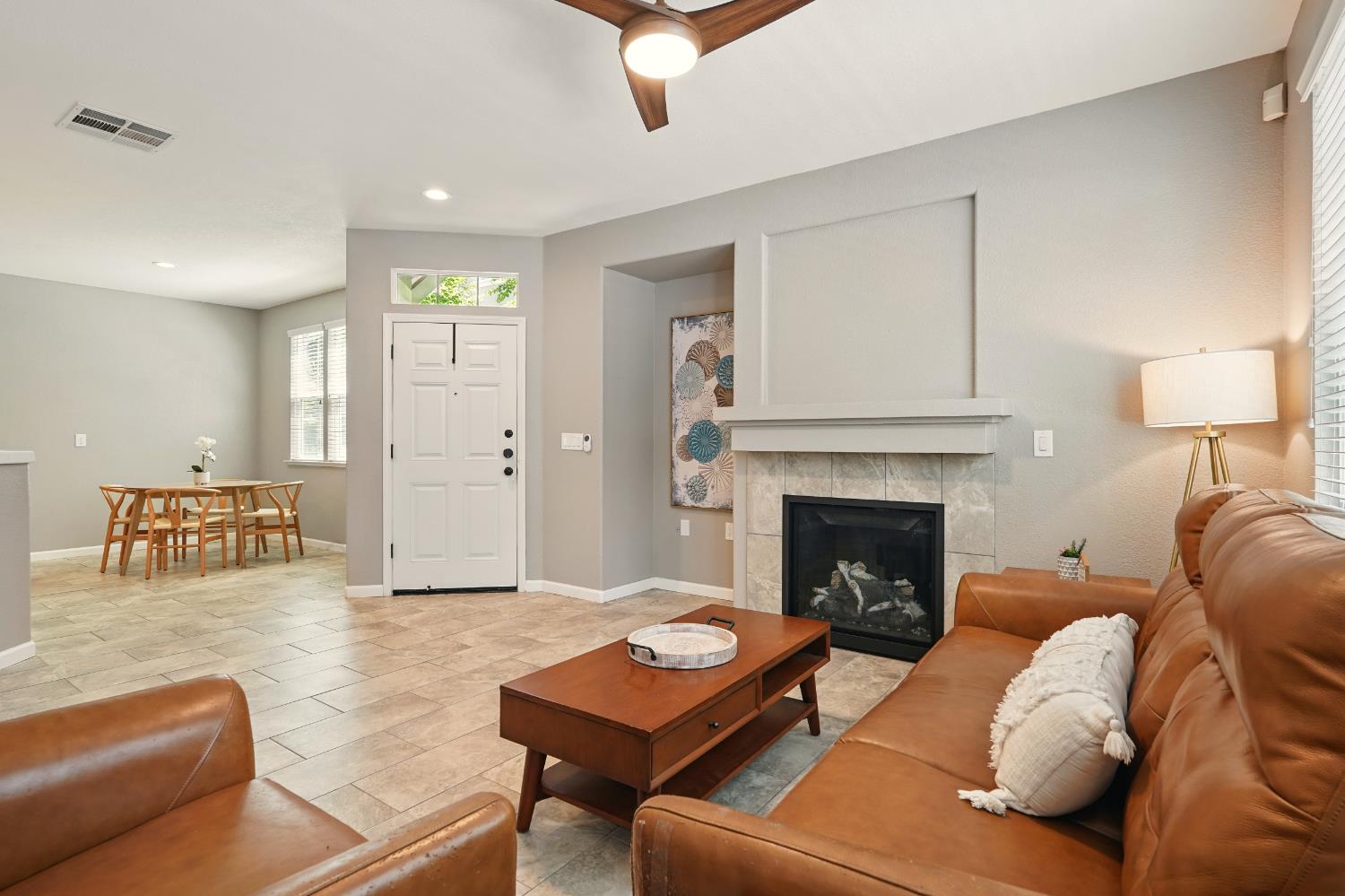 Detail Gallery Image 5 of 34 For 1600 Kentucky Way, Rocklin,  CA 95765 - 2 Beds | 2/1 Baths