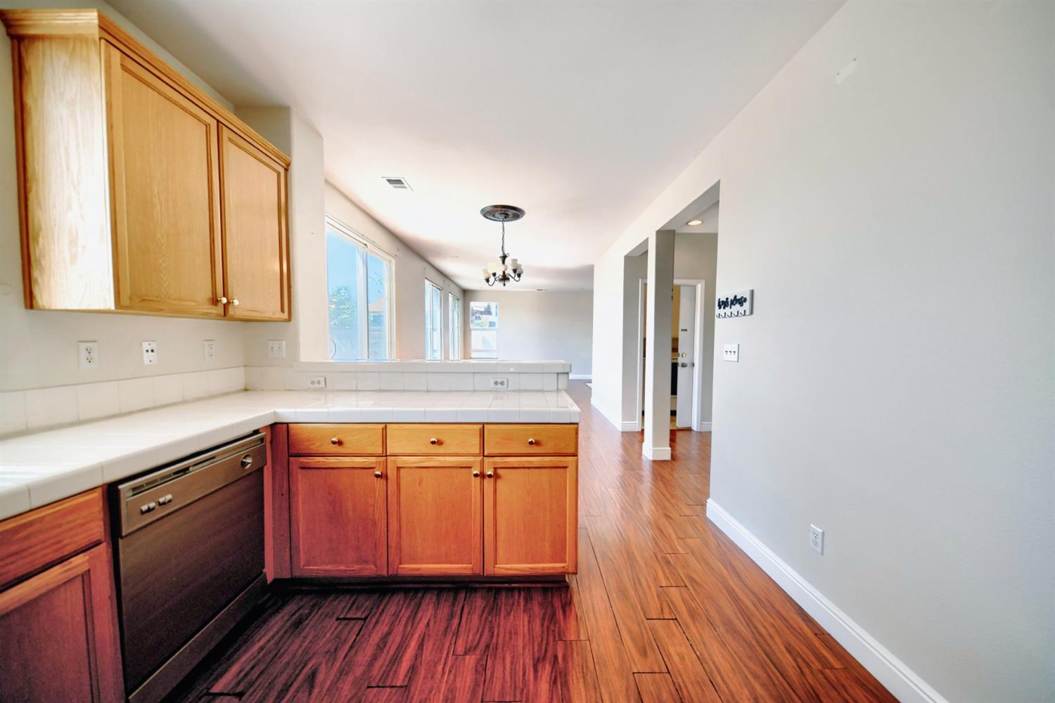 Detail Gallery Image 16 of 78 For 458 Burlington Dr, Tracy,  CA 95376 - 3 Beds | 2/1 Baths