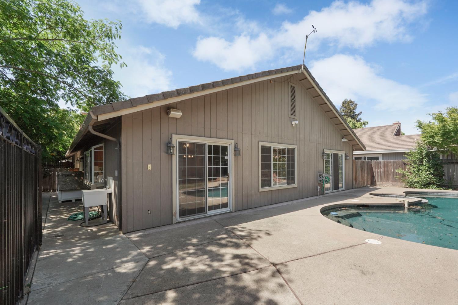 Detail Gallery Image 36 of 43 For 2903 Raintree Ct., Stockton,  CA 95219 - 3 Beds | 2 Baths