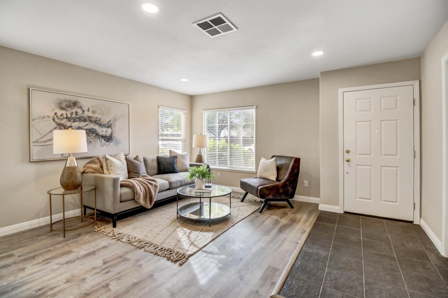 Detail Gallery Image 4 of 44 For 205 Dover Ct, Lincoln,  CA 95648 - 4 Beds | 2/1 Baths