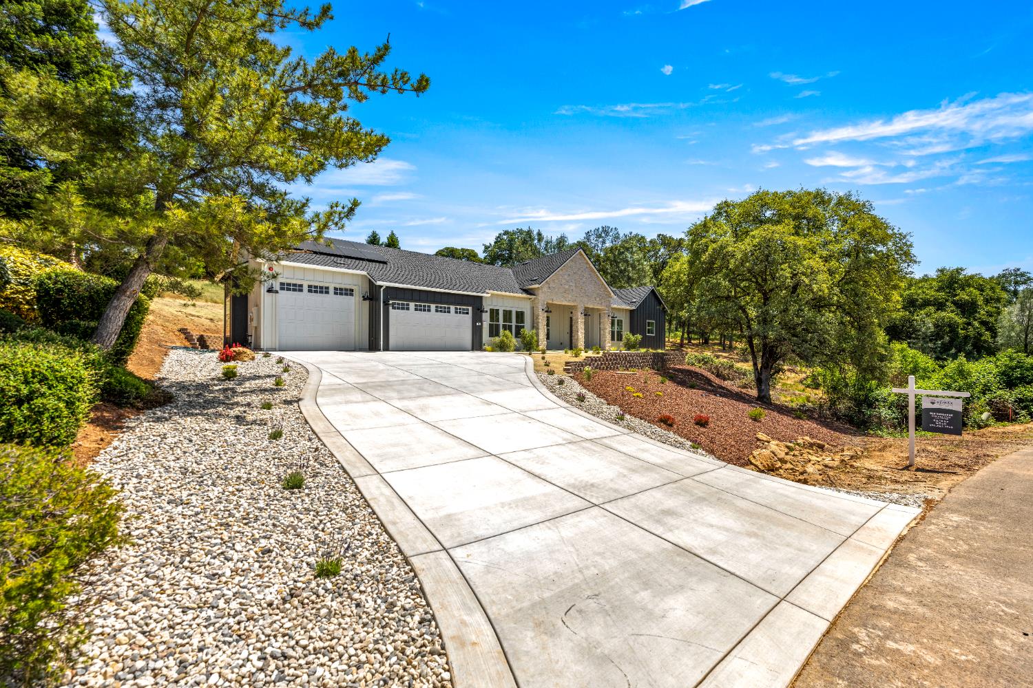 Detail Gallery Image 1 of 47 For 12907 Austin Forest Cir, Auburn,  CA 95602 - 4 Beds | 3 Baths
