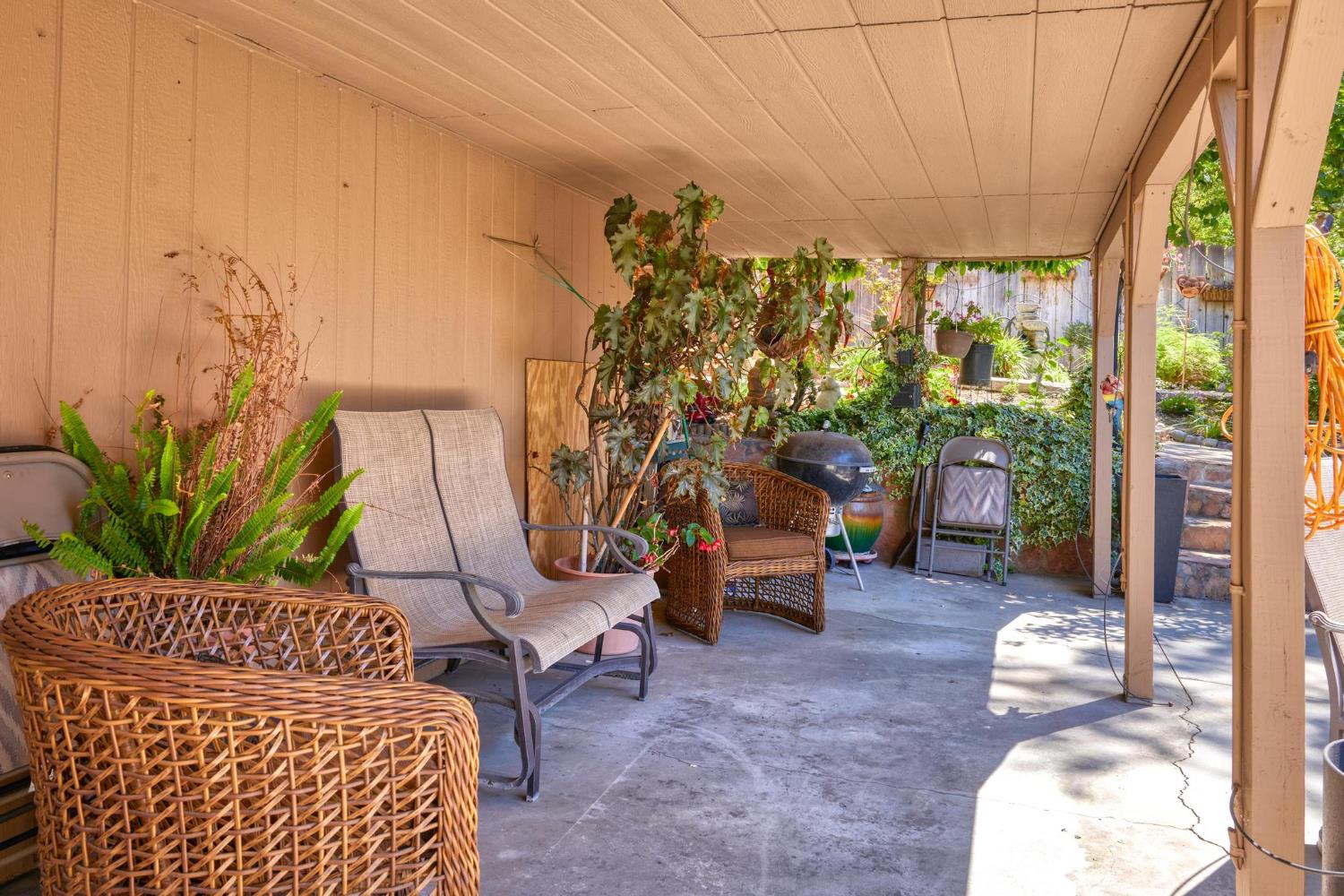 Detail Gallery Image 43 of 58 For 2028 Scenic Dr, Modesto,  CA 95355 - 3 Beds | 3 Baths