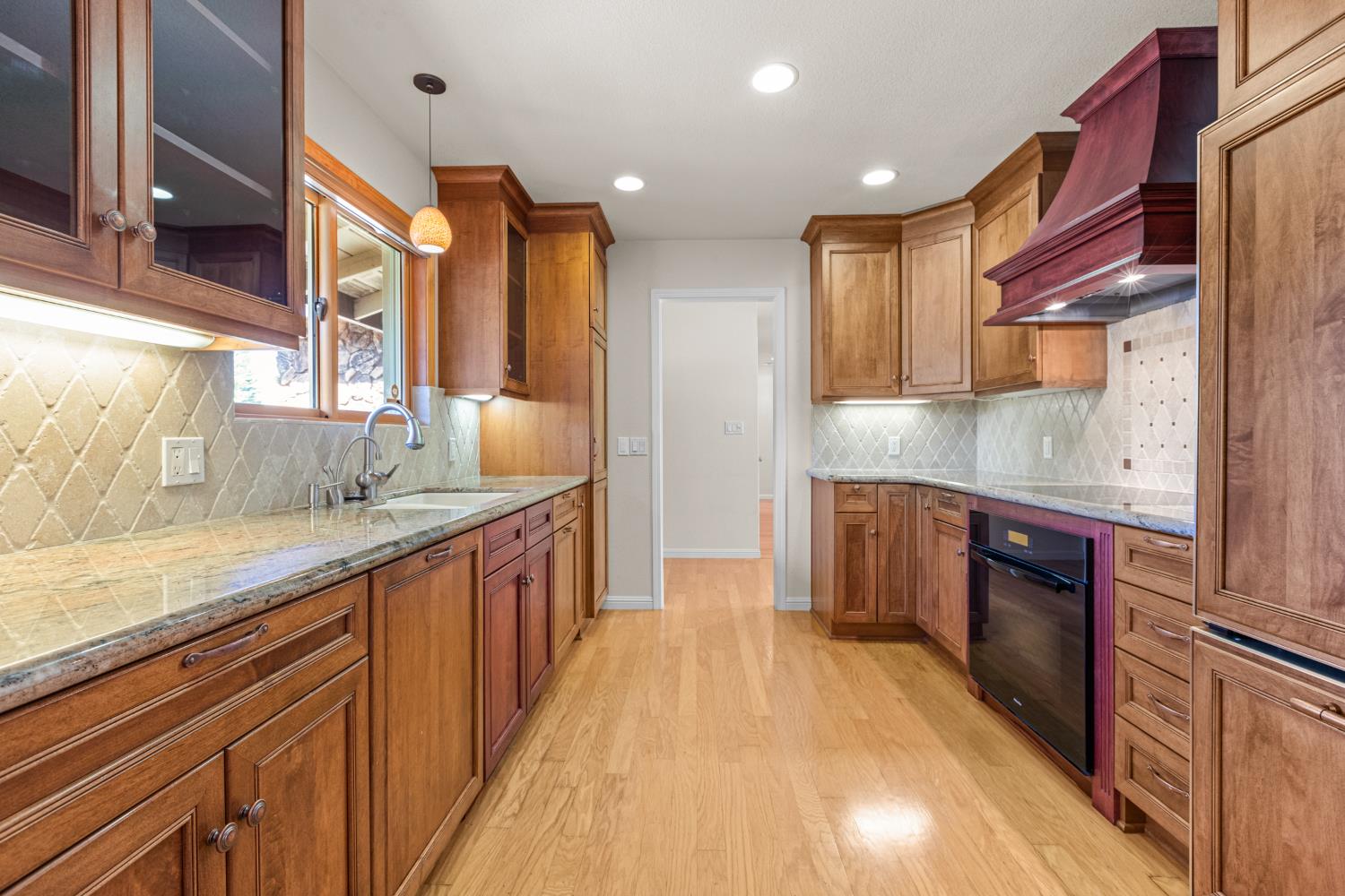 Detail Gallery Image 13 of 41 For 6840 Appomattox Way, Carmichael,  CA 95608 - 3 Beds | 2 Baths