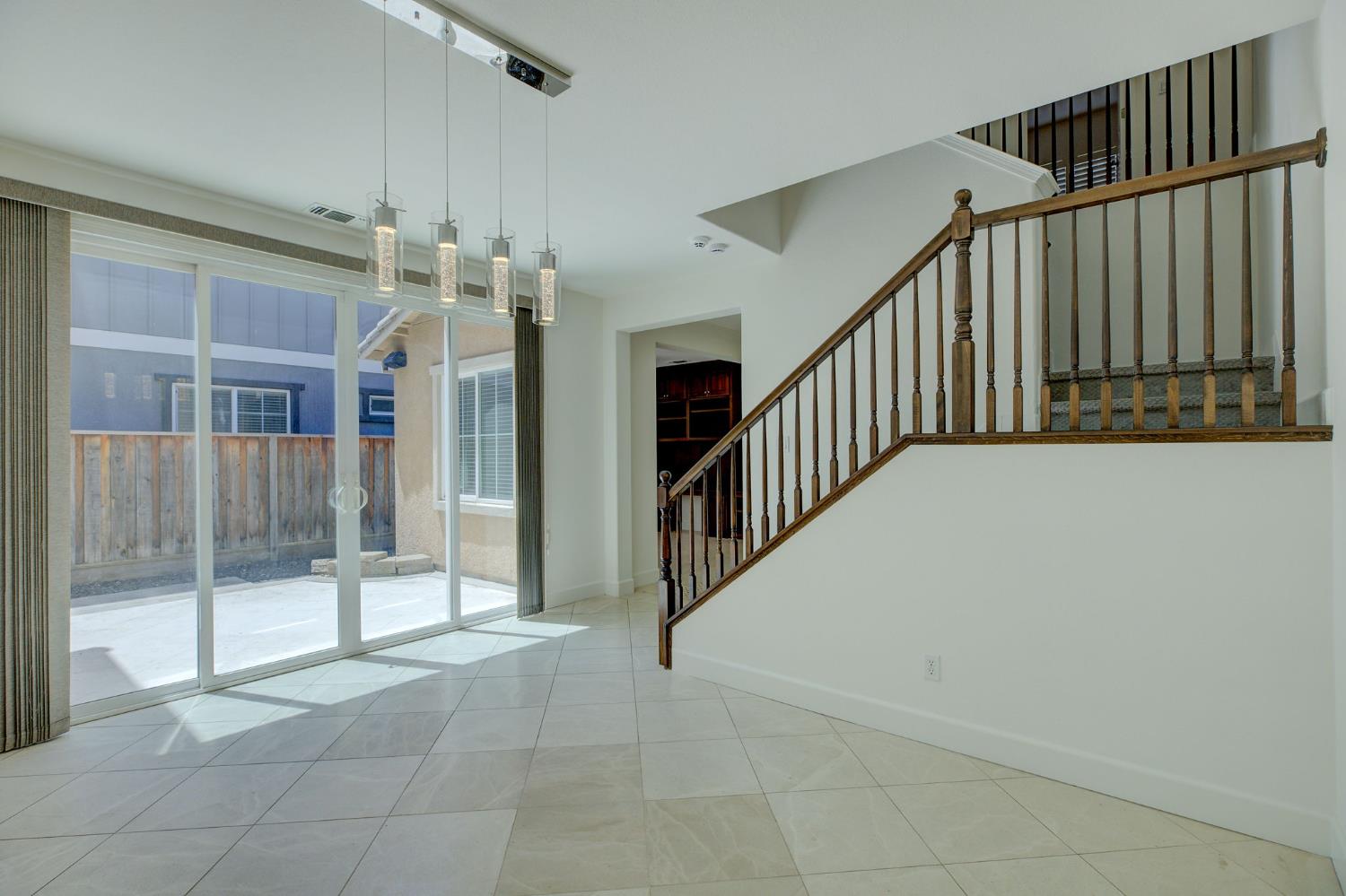 Detail Gallery Image 10 of 43 For 2229 Eastwood Dr, Roseville,  CA 95747 - 4 Beds | 3 Baths