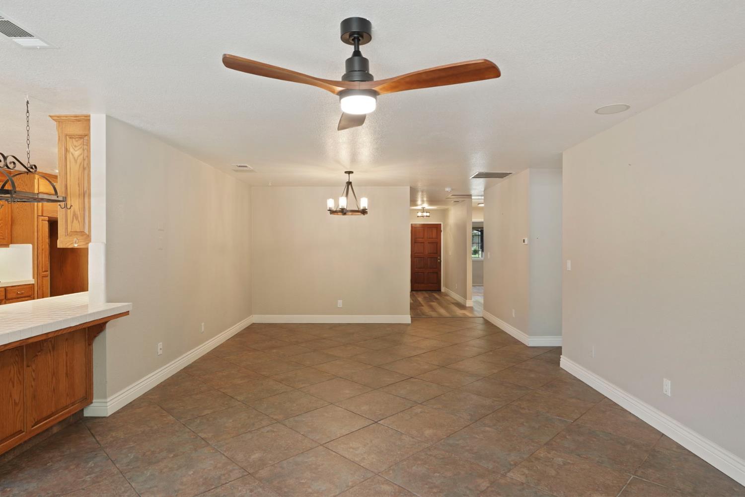 Detail Gallery Image 16 of 43 For 2903 Raintree Ct., Stockton,  CA 95219 - 3 Beds | 2 Baths