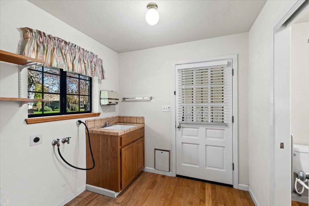 Detail Gallery Image 25 of 60 For 10007 Mountain Oak Rd, Oakdale,  CA 95361 - 3 Beds | 2/1 Baths