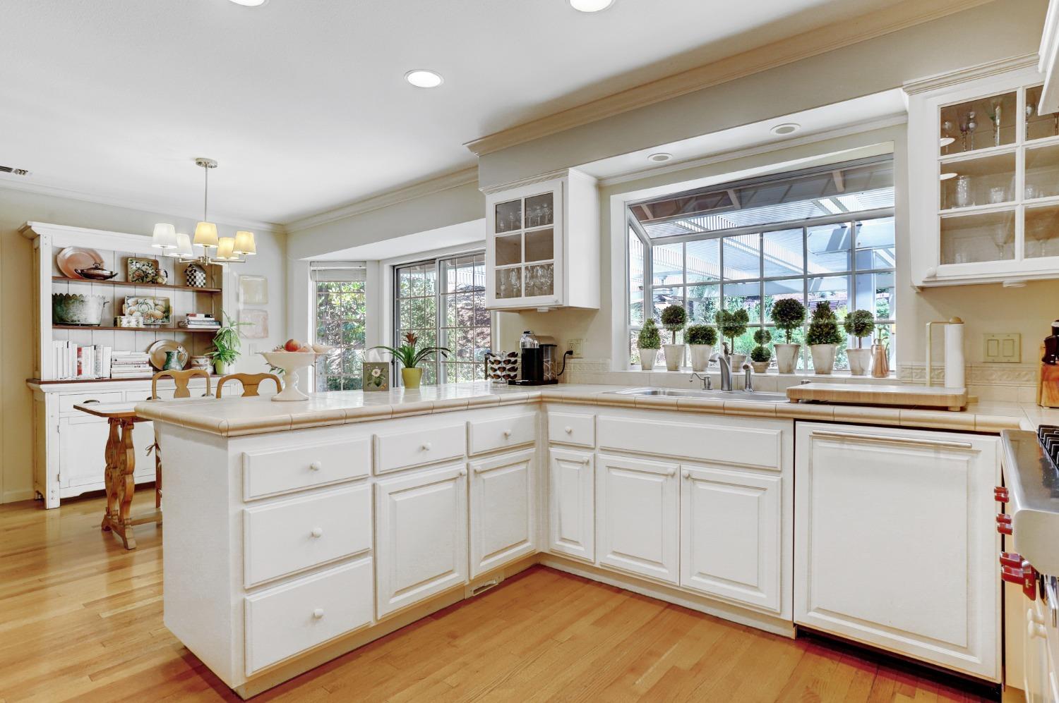 Detail Gallery Image 27 of 99 For 16949 Round Valley Cir, Grass Valley,  CA 95949 - 3 Beds | 2/1 Baths