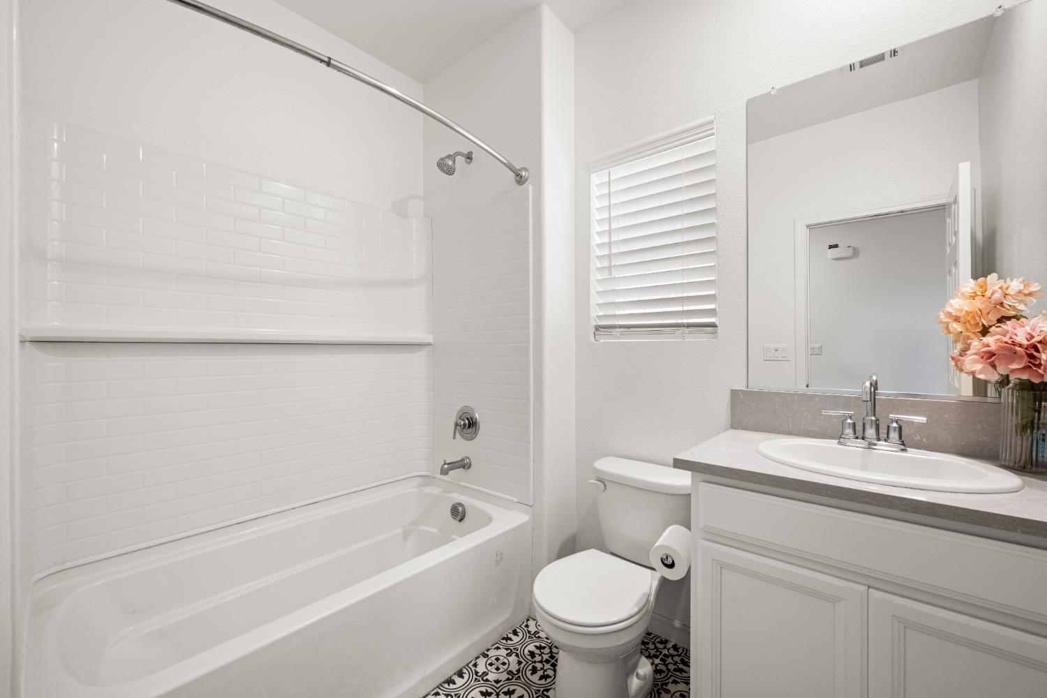Detail Gallery Image 6 of 28 For 3064 Sky Watch Way, Roseville,  CA 95747 - 4 Beds | 3 Baths