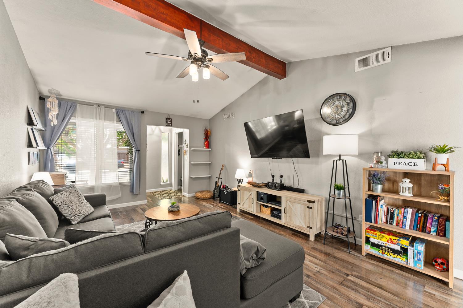 Detail Gallery Image 14 of 47 For 7679 Lakewood Park Dr, Sacramento,  CA 95828 - 2 Beds | 2 Baths