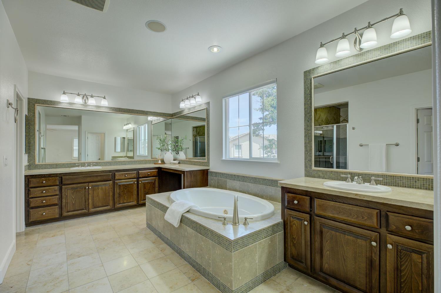 Detail Gallery Image 28 of 43 For 2229 Eastwood Dr, Roseville,  CA 95747 - 4 Beds | 3 Baths