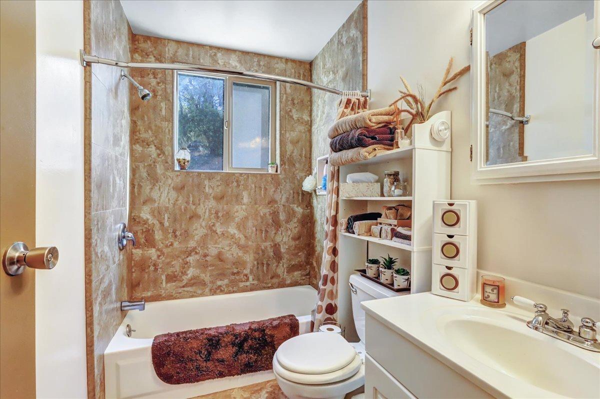 Detail Gallery Image 35 of 59 For 12710 Rough and Ready Rd, Rough And Ready,  CA 95975 - 2 Beds | 3 Baths