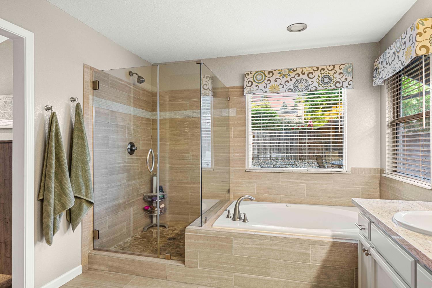 Detail Gallery Image 28 of 38 For 1470 Aberdeen Cir, Granite Bay,  CA 95746 - 4 Beds | 2 Baths