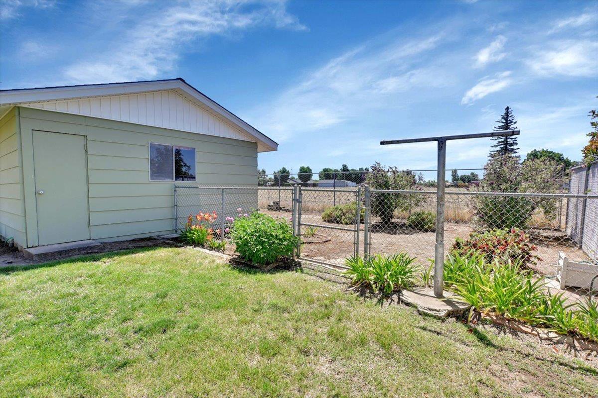 Detail Gallery Image 28 of 33 For 2410 N Township Rd, Yuba City,  CA 95993 - 3 Beds | 2 Baths