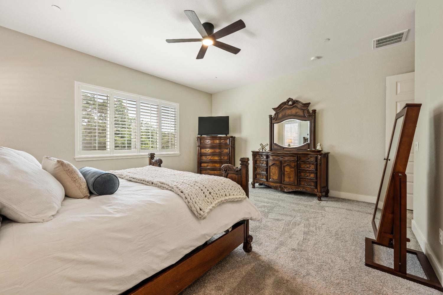 Detail Gallery Image 16 of 43 For 927 Greeley Ct, Cameron Park,  CA 95682 - 4 Beds | 3/1 Baths