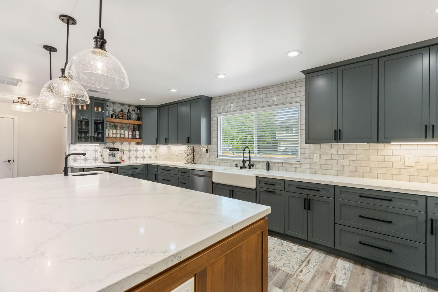 Detail Gallery Image 13 of 70 For 3201 Kaiser Way, Carmichael,  CA 95608 - 4 Beds | 3 Baths