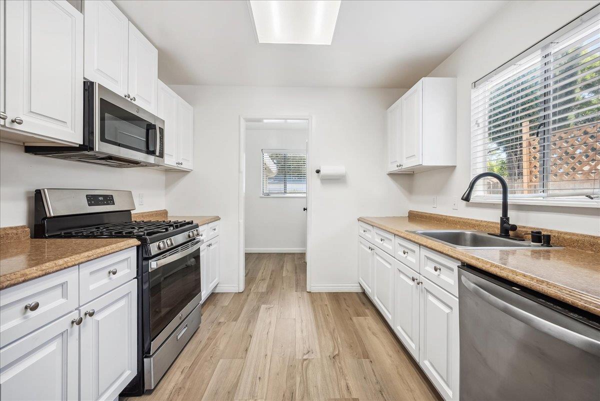 Detail Gallery Image 12 of 36 For 817 Oakland Ave, Roseville,  CA 95678 - 3 Beds | 1/1 Baths