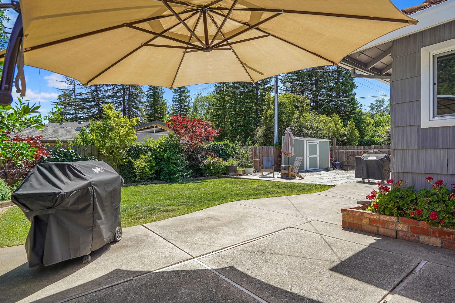 Detail Gallery Image 22 of 28 For 2110 Cascade Rd, Sacramento,  CA 95864 - 3 Beds | 2 Baths