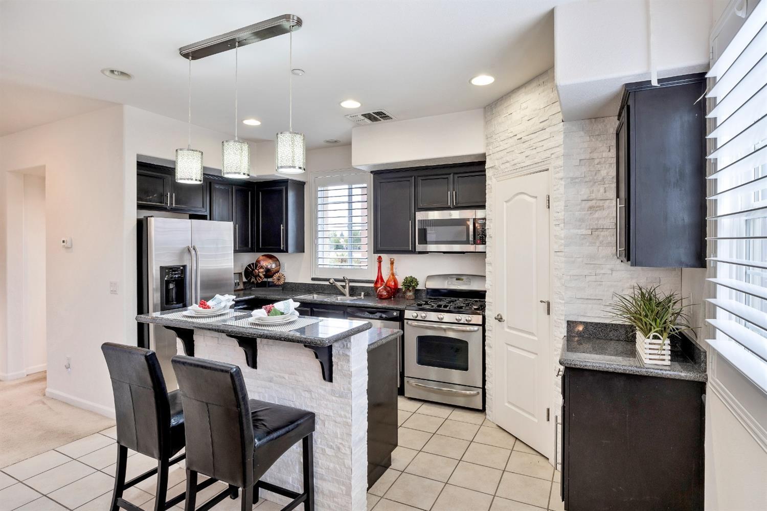 Detail Gallery Image 13 of 37 For 1708 Camino Real Way, Roseville,  CA 95747 - 3 Beds | 3/1 Baths