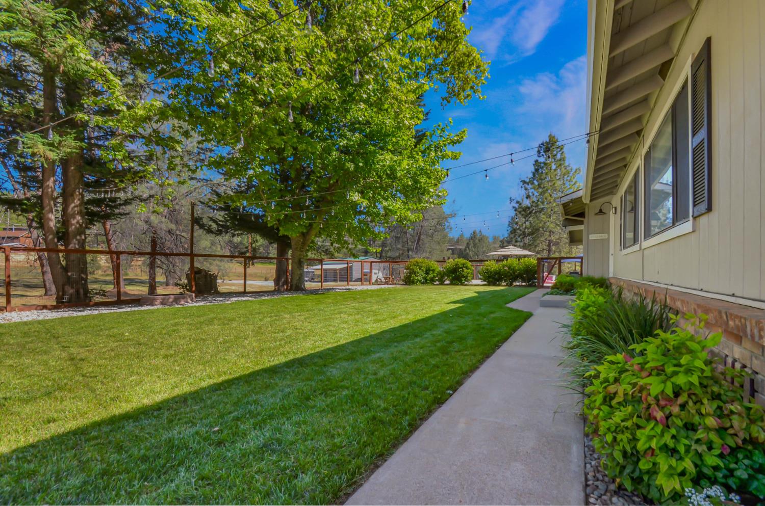 Detail Gallery Image 4 of 68 For 10376 Tabeaud Rd, Pine Grove,  CA 95665 - 3 Beds | 3 Baths
