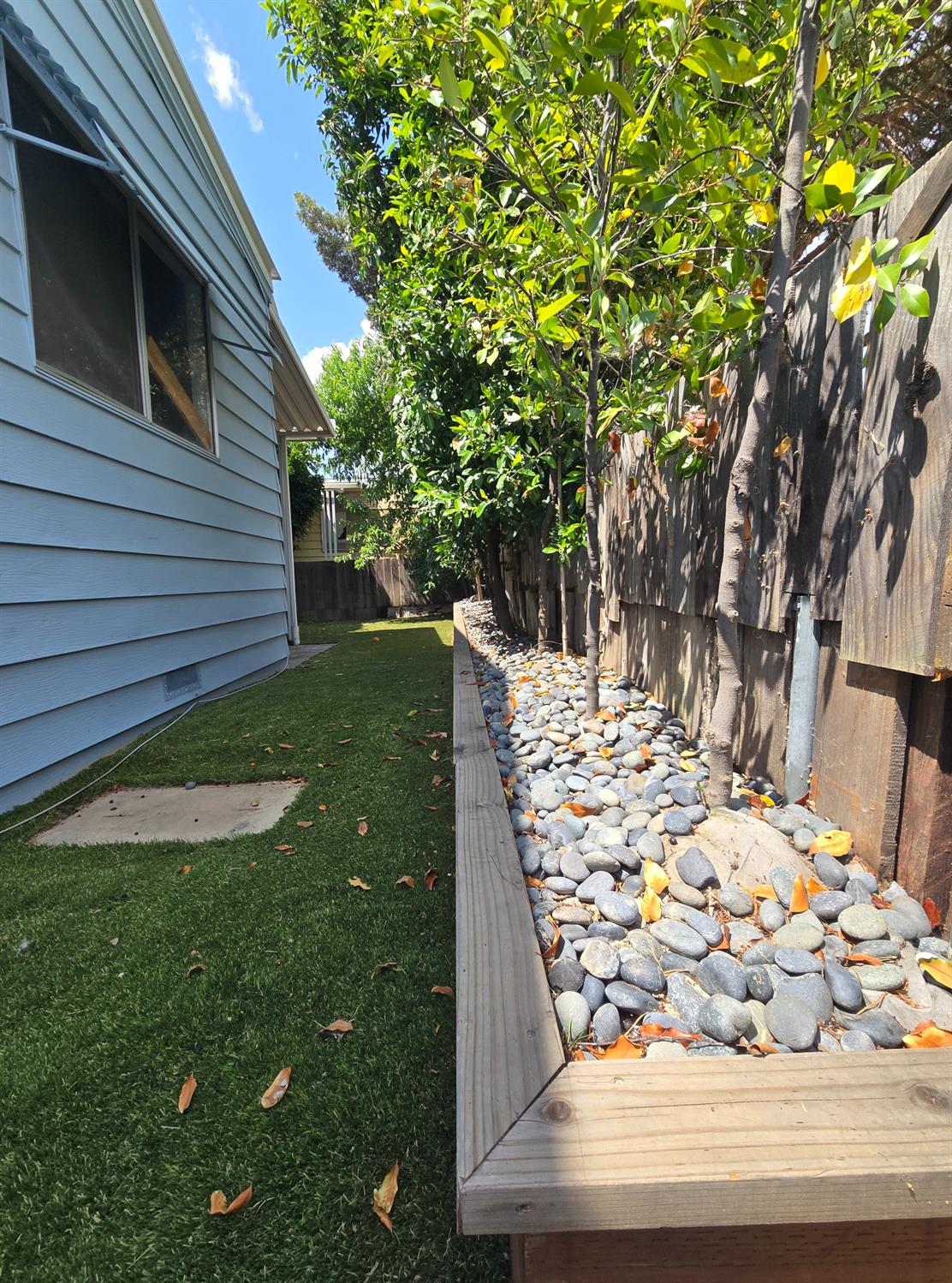 Detail Gallery Image 9 of 43 For 94 Bentley Ave, Sacramento,  CA 95823 - 3 Beds | 2 Baths