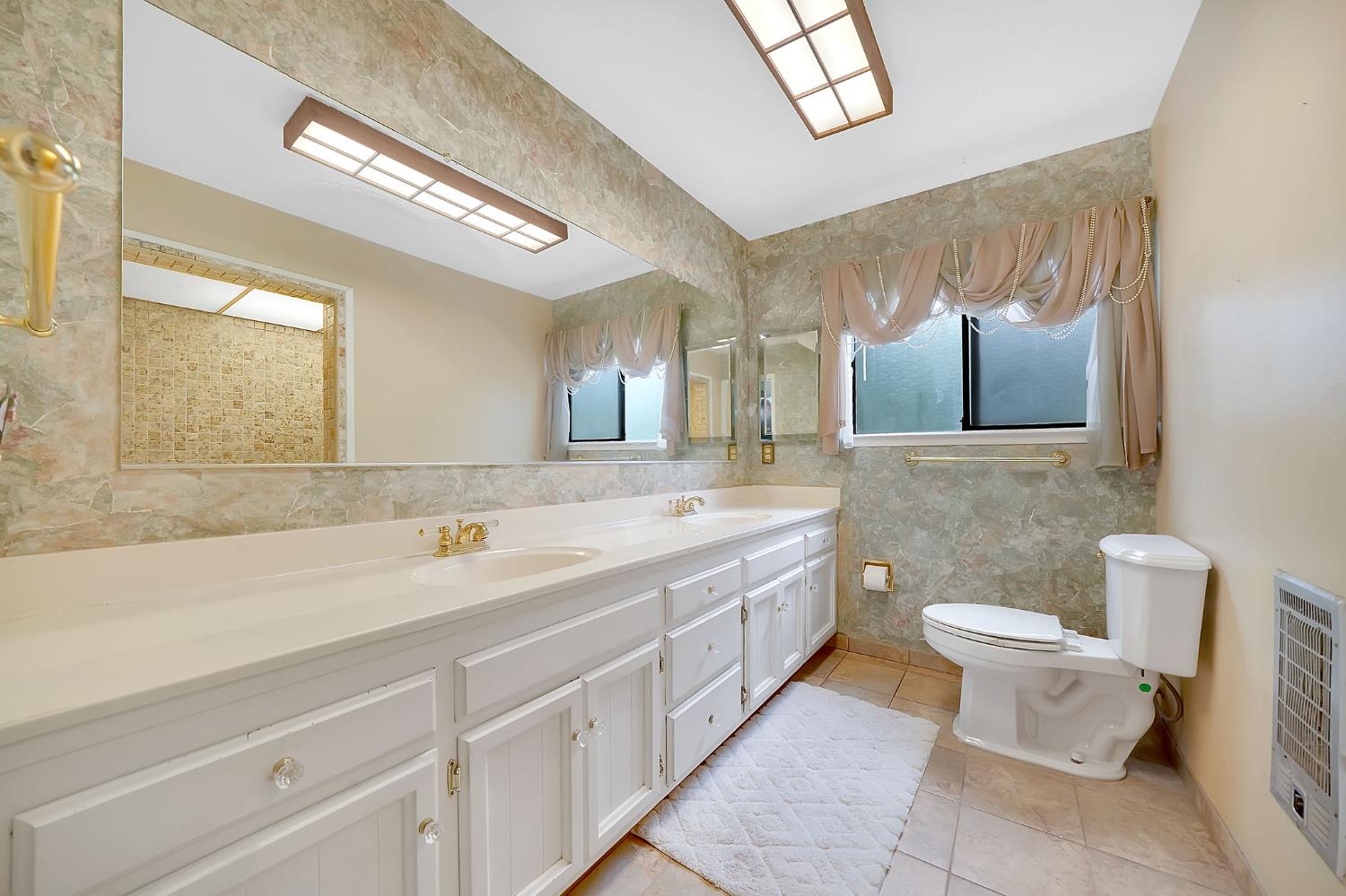 Detail Gallery Image 13 of 28 For 10896 Sutter Circle, Sutter Creek,  CA 95685 - 3 Beds | 2 Baths