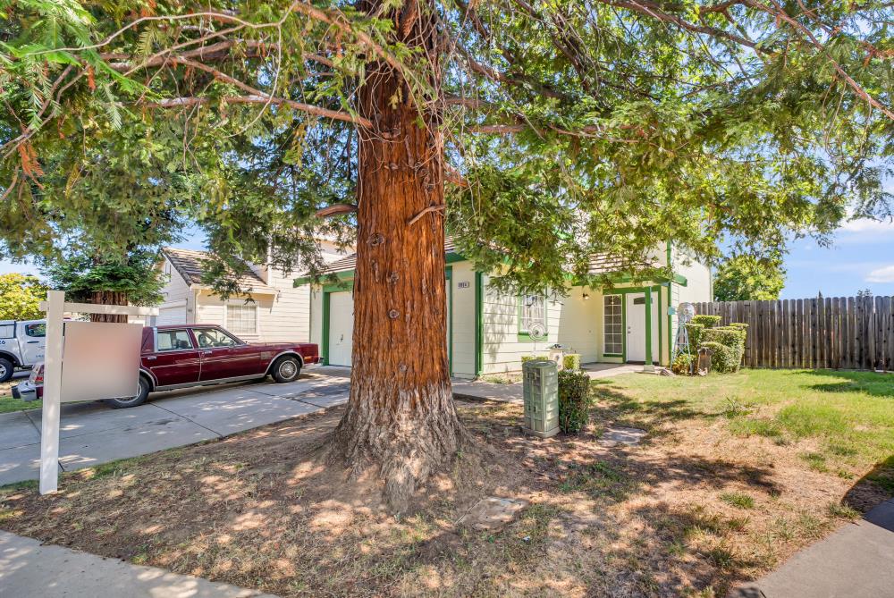 Detail Gallery Image 3 of 46 For 9004 Beryl Creek Way, Elk Grove,  CA 95758 - 3 Beds | 2/1 Baths