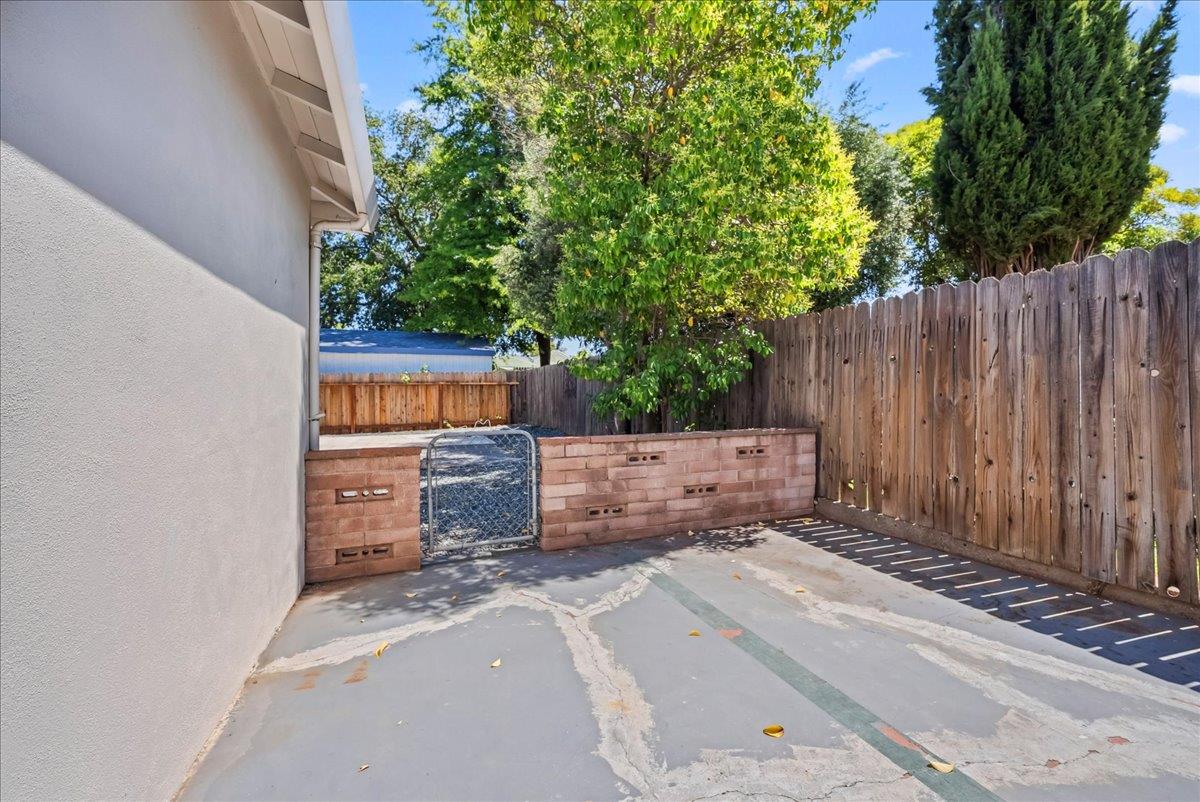 Detail Gallery Image 24 of 36 For 817 Oakland Ave, Roseville,  CA 95678 - 3 Beds | 1/1 Baths