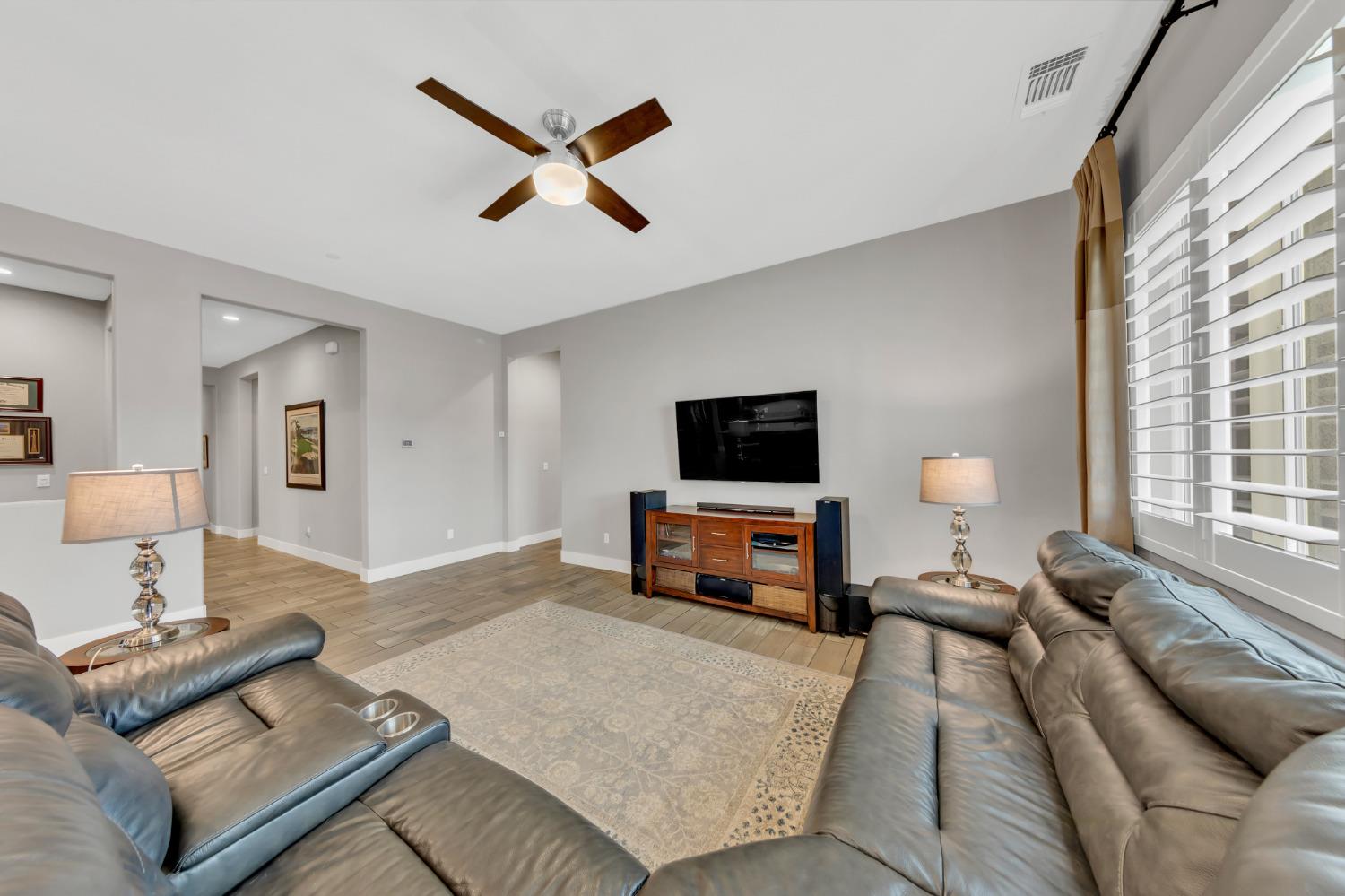 Detail Gallery Image 25 of 48 For 368 Olivadi Way, Sacramento,  CA 95834 - 3 Beds | 2/1 Baths