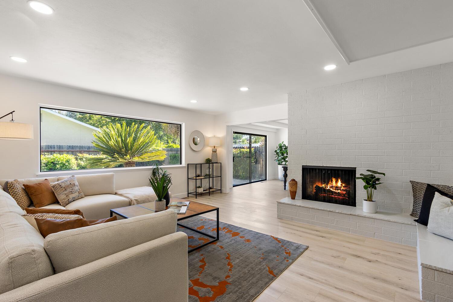 Detail Gallery Image 5 of 39 For 3300 Club Ln, Sacramento,  CA 95821 - 4 Beds | 2/1 Baths