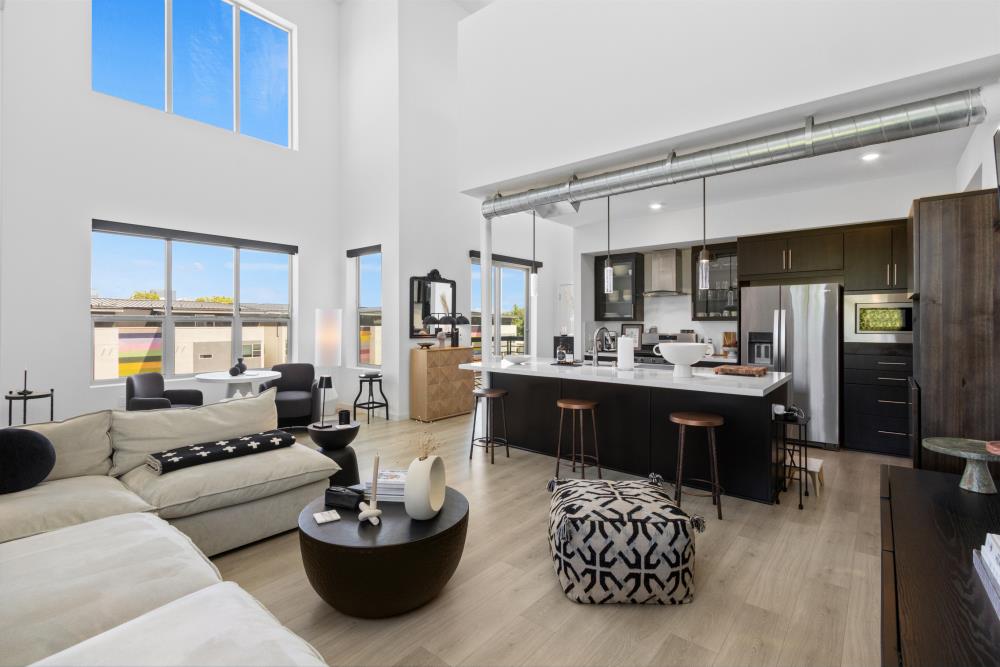 Detail Gallery Image 1 of 73 For 451 Tailoff Ln #401,  Sacramento,  CA 95818 - 2 Beds | 3 Baths