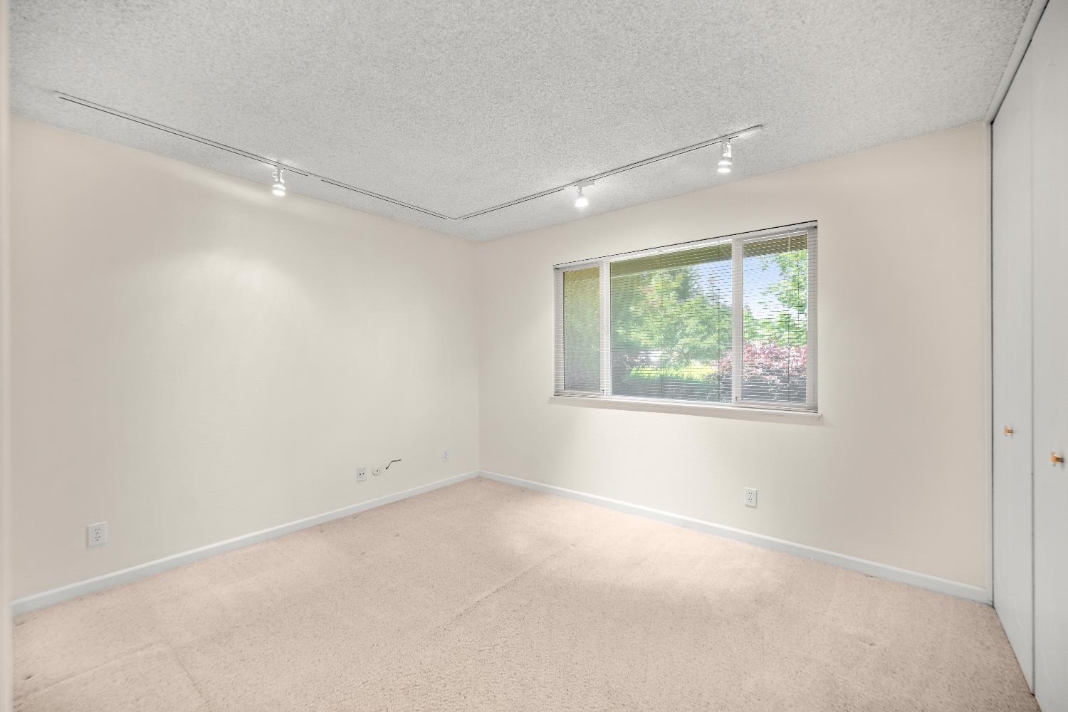 Detail Gallery Image 17 of 30 For 5030 Rimwood Dr, Fair Oaks,  CA 95628 - 3 Beds | 2 Baths