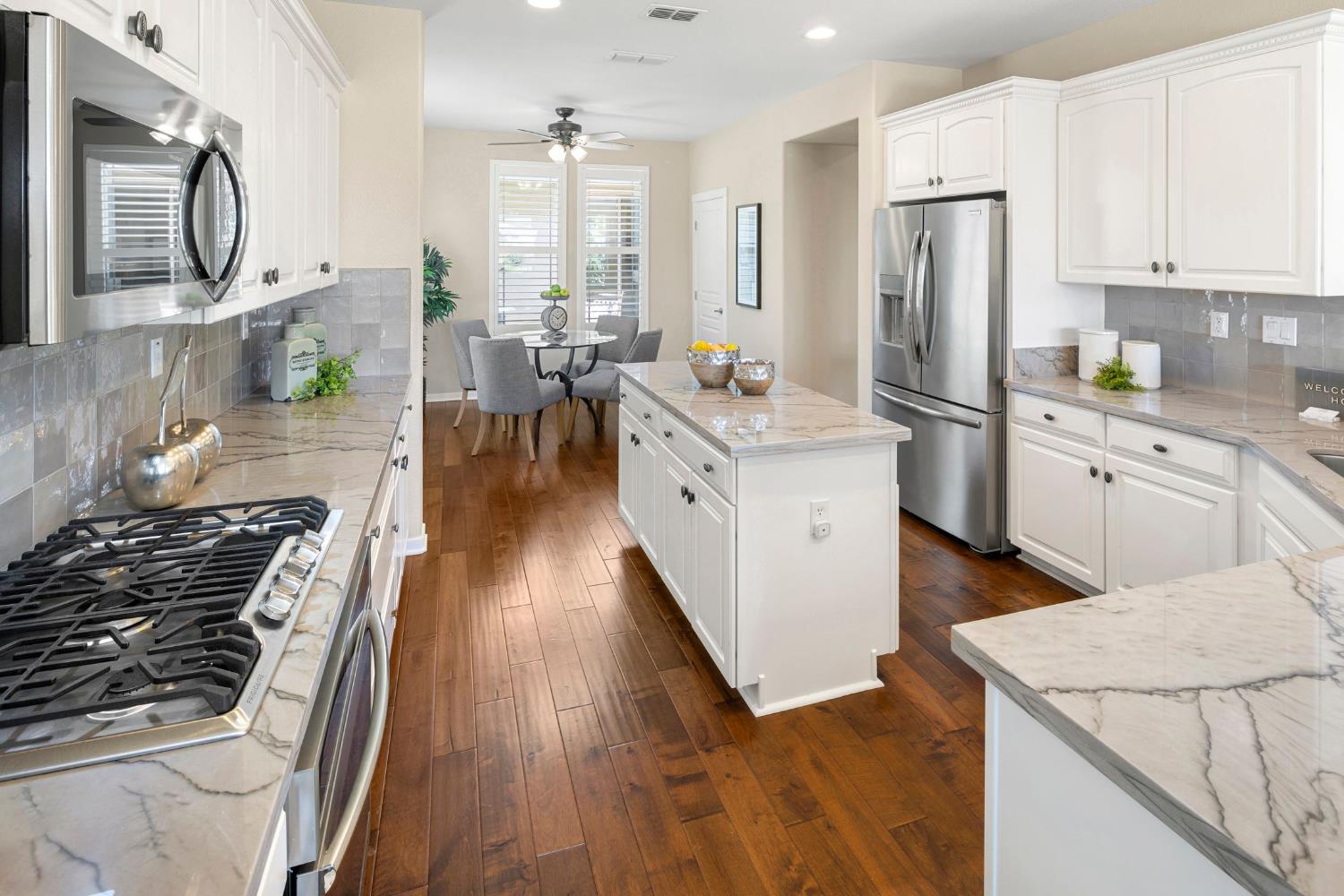Detail Gallery Image 16 of 58 For 1137 Lasso Lake Ln, Lincoln,  CA 95648 - 3 Beds | 3 Baths