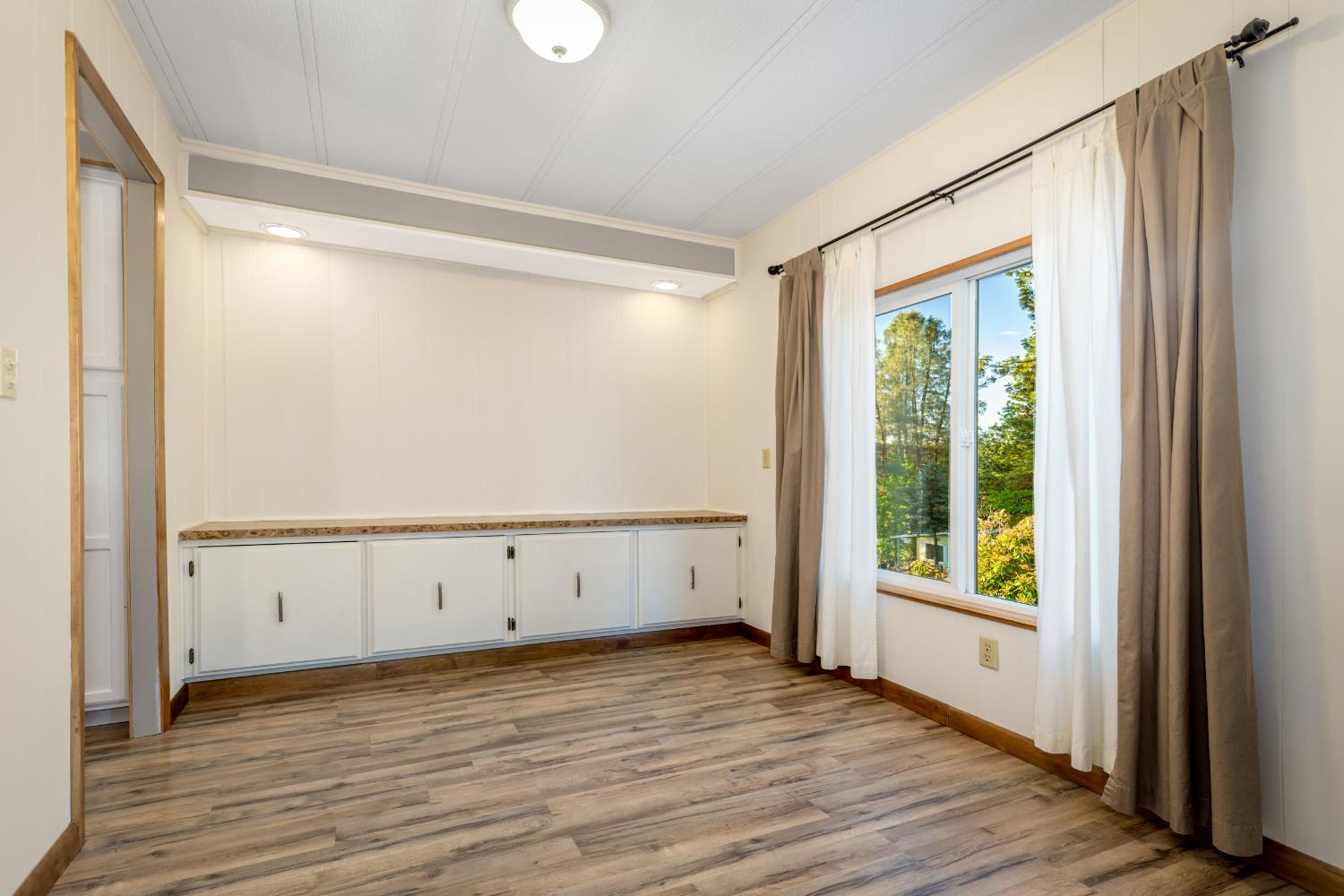 Detail Gallery Image 17 of 51 For 1567 Mulberry Dr, Grass Valley,  CA 95945 - 2 Beds | 2 Baths