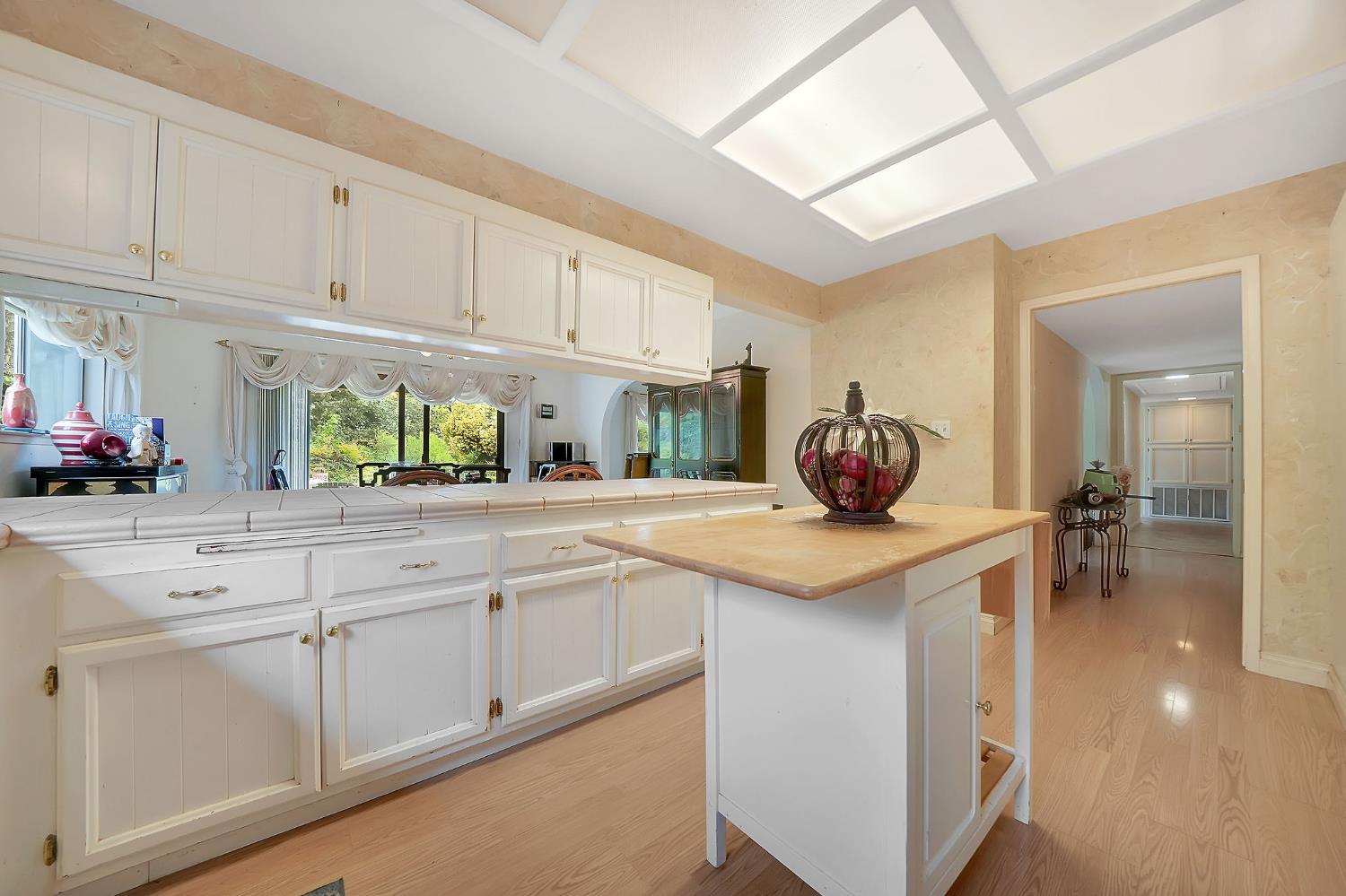 Detail Gallery Image 5 of 28 For 10896 Sutter Circle, Sutter Creek,  CA 95685 - 3 Beds | 2 Baths