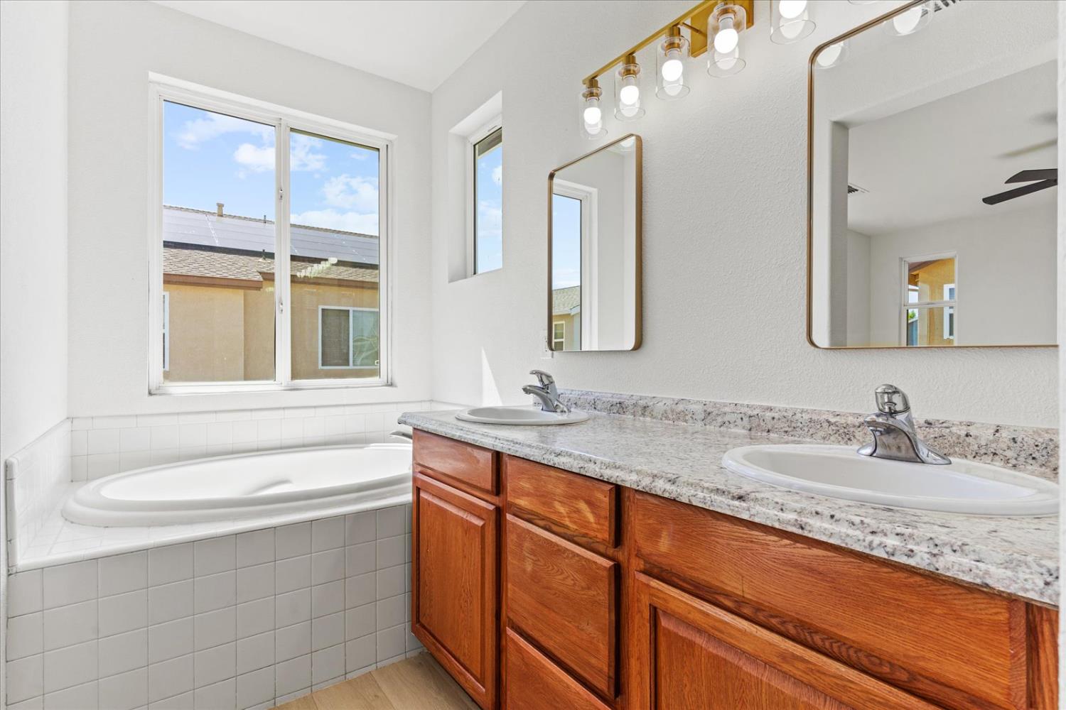 Detail Gallery Image 46 of 63 For 156 Bristol Way, Yuba City,  CA 95993 - 5 Beds | 2/1 Baths