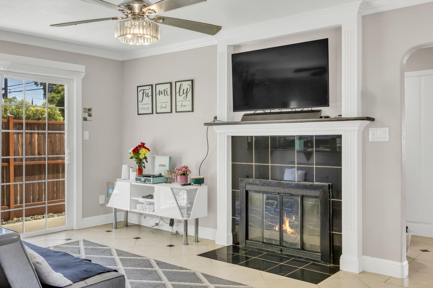 Detail Gallery Image 15 of 46 For 4345 48th St, Sacramento,  CA 95820 - 3 Beds | 2 Baths