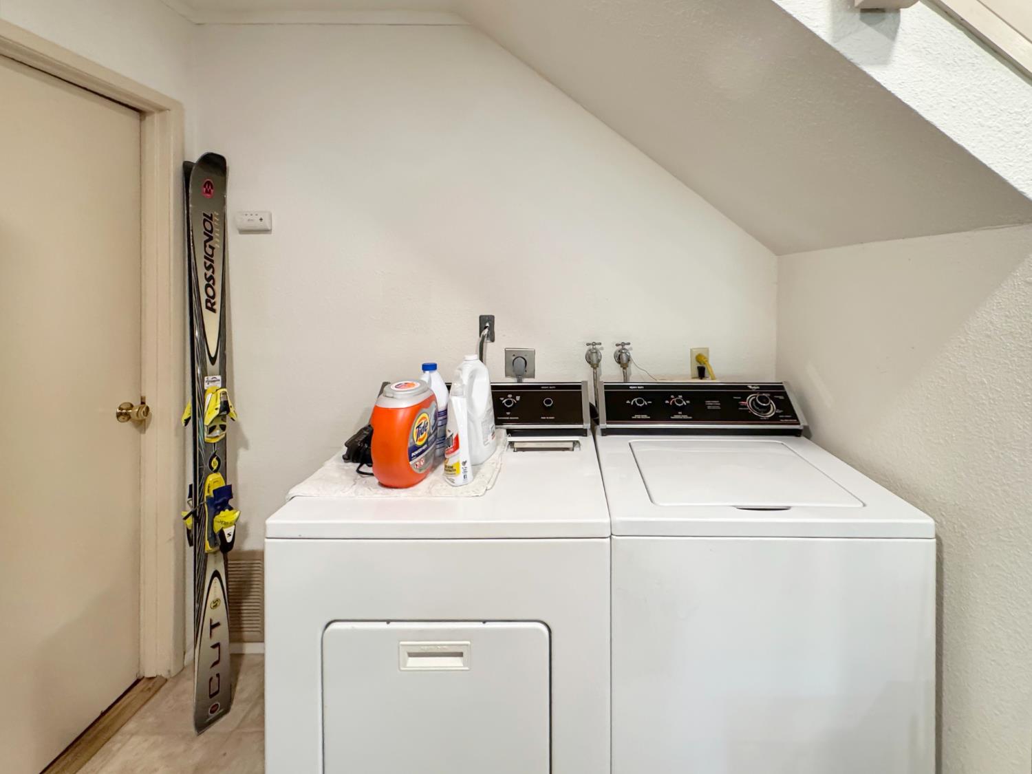 Detail Gallery Image 17 of 23 For 11869 Lakeshoren N., Auburn,  CA 95602 - 3 Beds | 2 Baths
