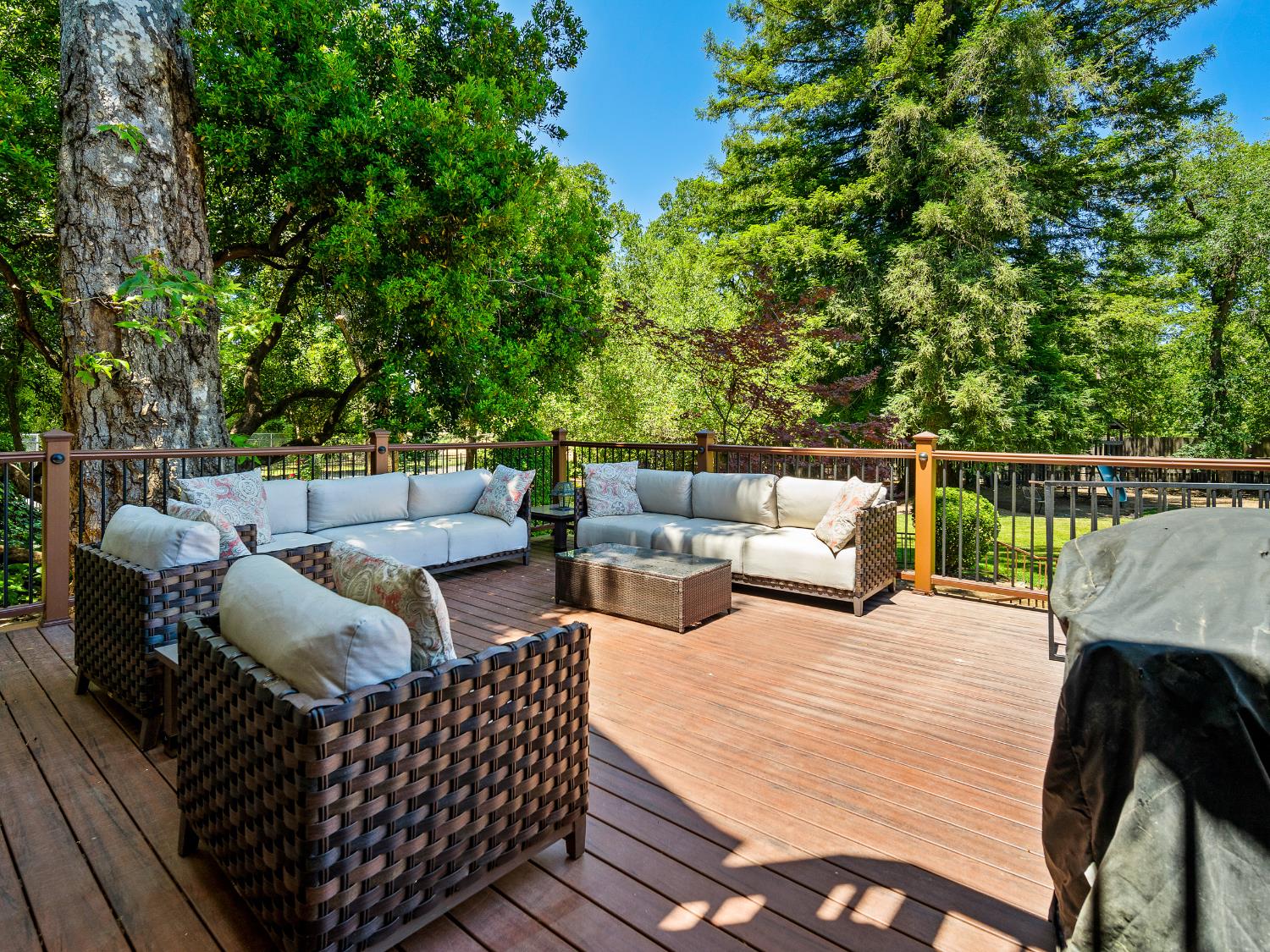 Detail Gallery Image 59 of 85 For 6809 Stanley Ave, Carmichael,  CA 95608 - 5 Beds | 4 Baths