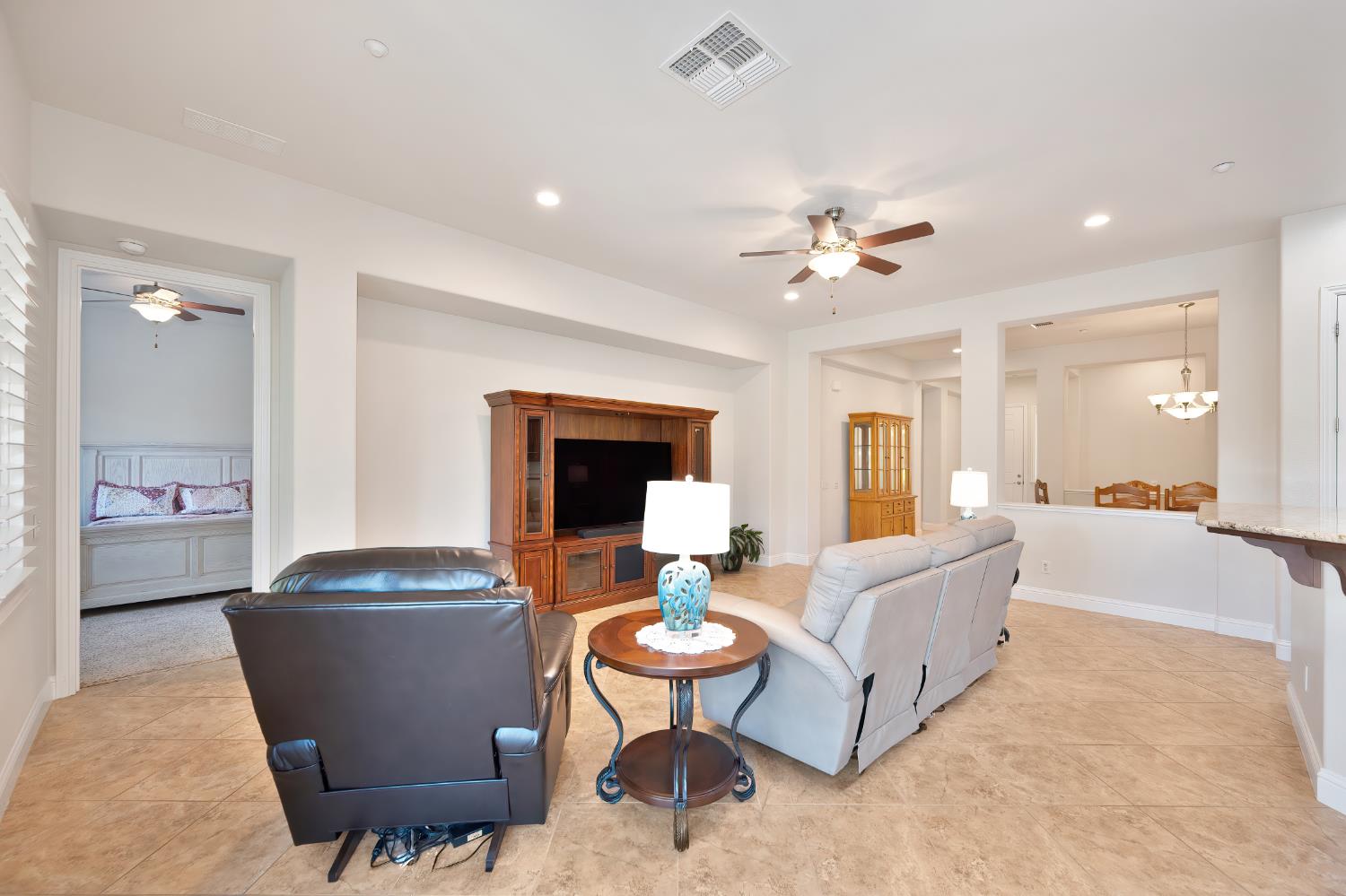 Detail Gallery Image 13 of 57 For 224 Aske Ct, Roseville,  CA 95747 - 3 Beds | 2 Baths