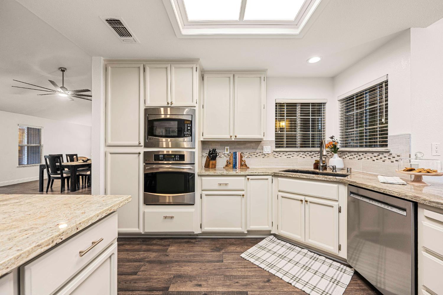 Detail Gallery Image 13 of 38 For 1470 Aberdeen Cir, Granite Bay,  CA 95746 - 4 Beds | 2 Baths