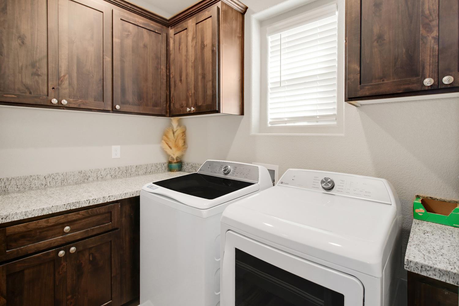 Detail Gallery Image 33 of 44 For 524 Lupine Dr, Ione,  CA 95640 - 4 Beds | 2/1 Baths