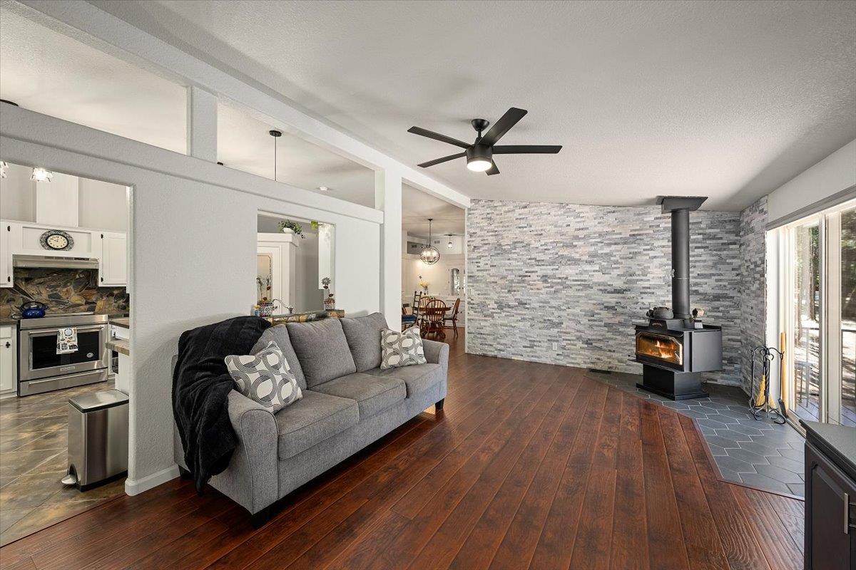 Detail Gallery Image 18 of 70 For 9131 Country Rd, Georgetown,  CA 95634 - 3 Beds | 2 Baths