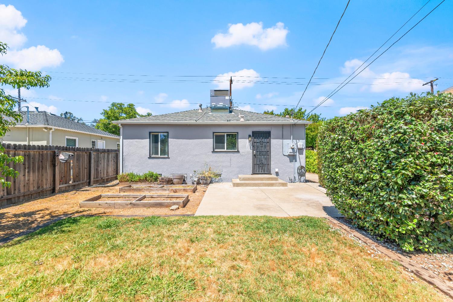 Detail Gallery Image 34 of 51 For 3914 12th Ave, Sacramento,  CA 95817 - 2 Beds | 1 Baths