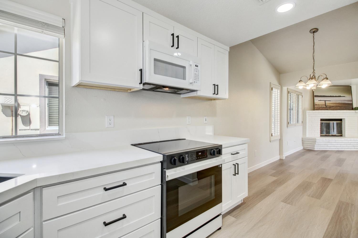 Detail Gallery Image 19 of 43 For 8135 Traver Ct, Sacramento,  CA 95828 - 3 Beds | 2 Baths